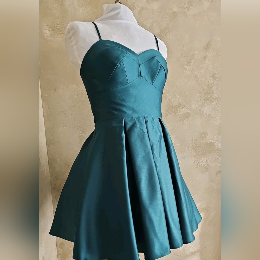 Blondi Nites Size 5 Elegant Teal Spaghetti Strap Dress With Pockets